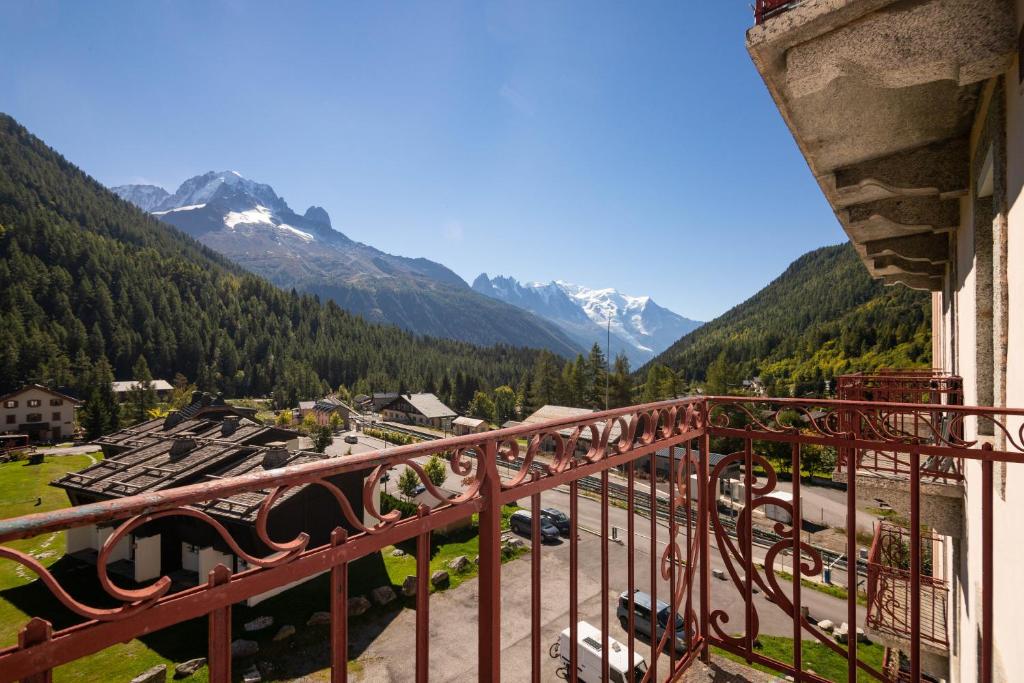 a balcony with a view of a mountain at Résidence Bel'Alp in Chamonix