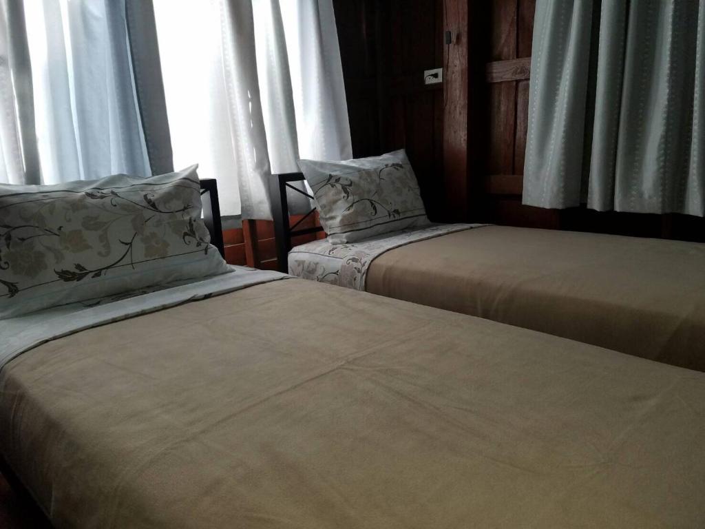 Siriwan Hostel - Quarto Twin Standard Com Casa De Banho Partilhada