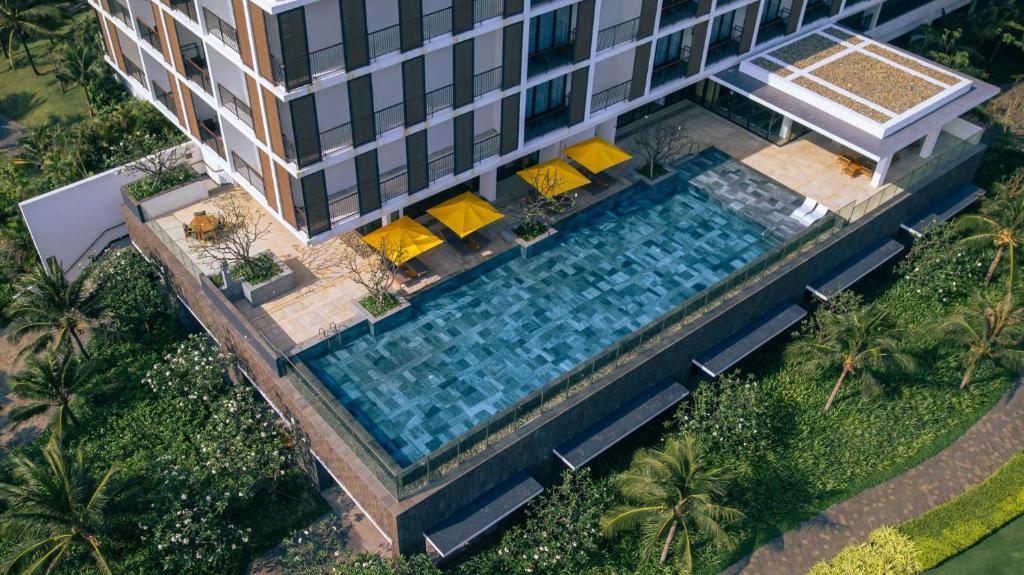 Deluxe Sea View with Two Double Beds and Balcony