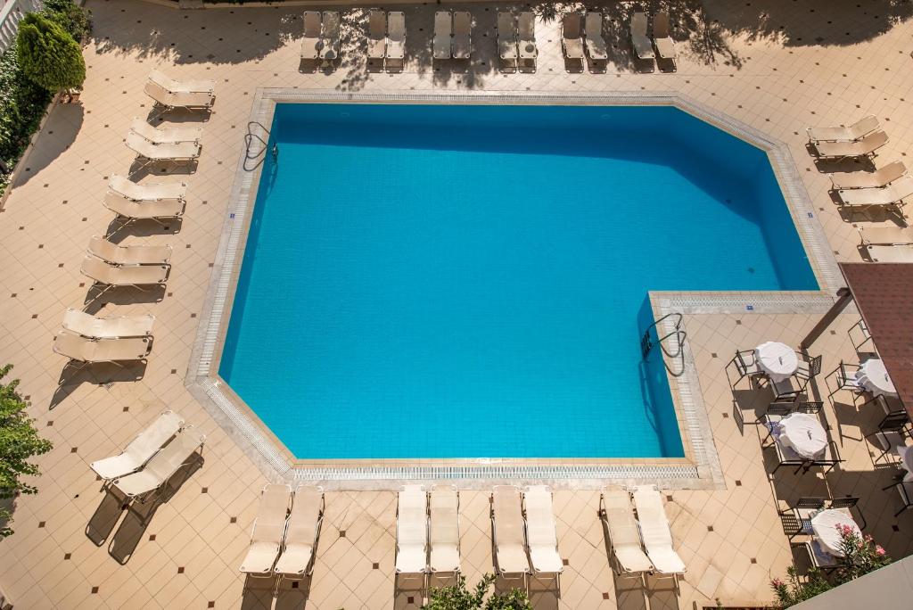 Bazén v ubytování Hersonissos Palace nebo v jeho okolí