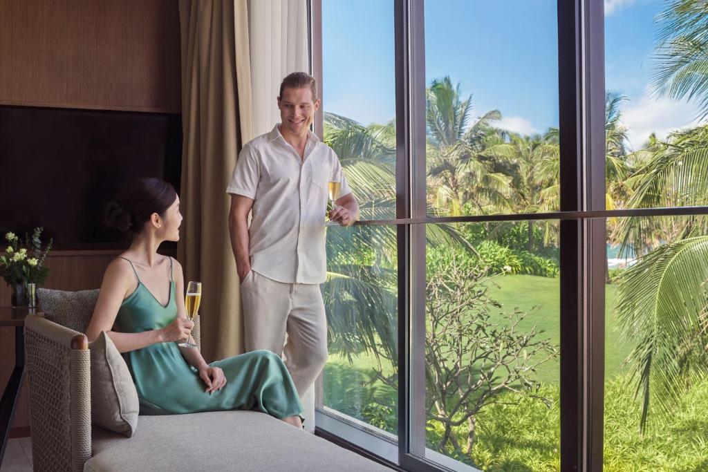 Two-Bedroom Villa with One King Bed and Two Double Beds