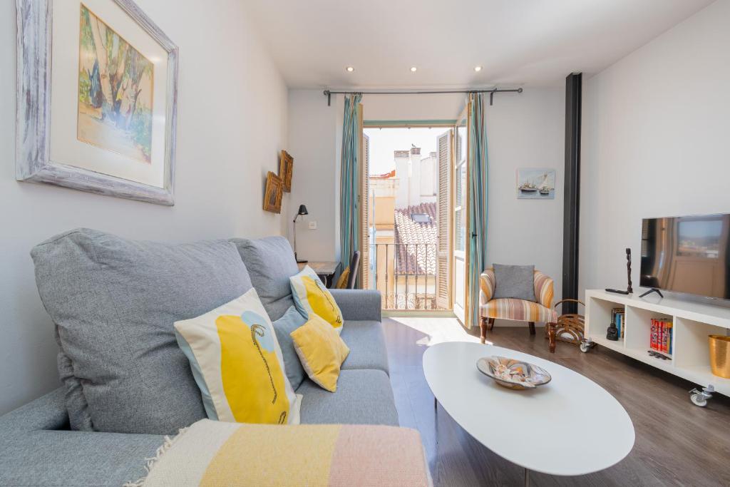 C20 - Adorable Apartment in the Center with Sun Terrace
