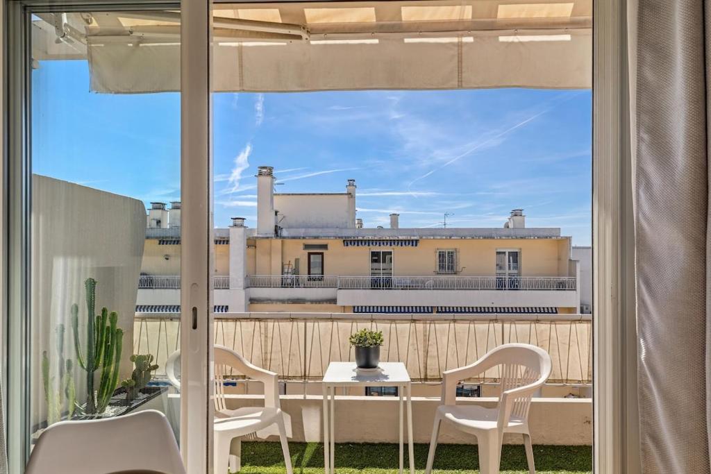 Antibes centre Dernier Etage 2 pièces