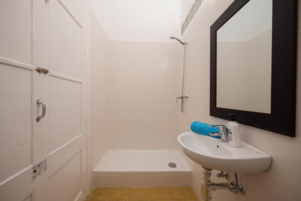 Koupelna v ubytování Bed in Girona