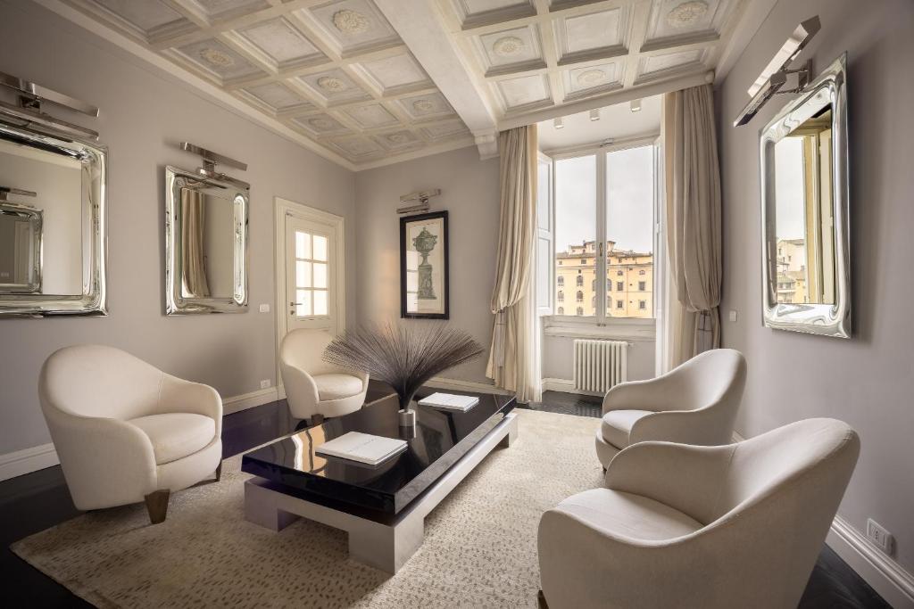 Acciaiuoli Luxury Suite by MMega