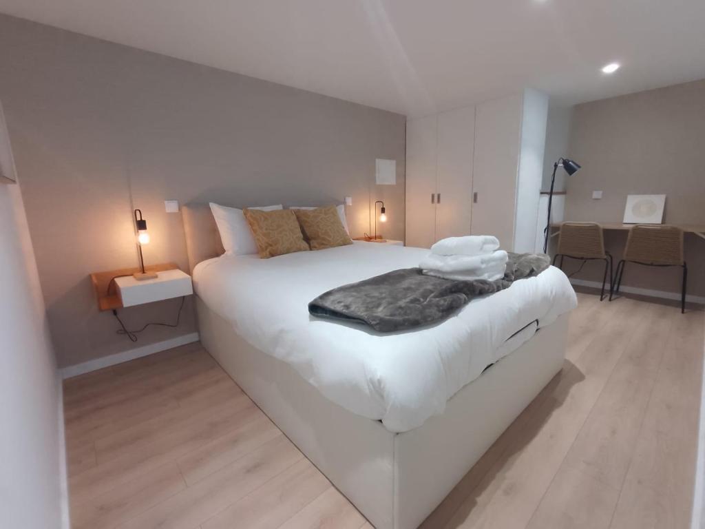 Aveiro White 105
