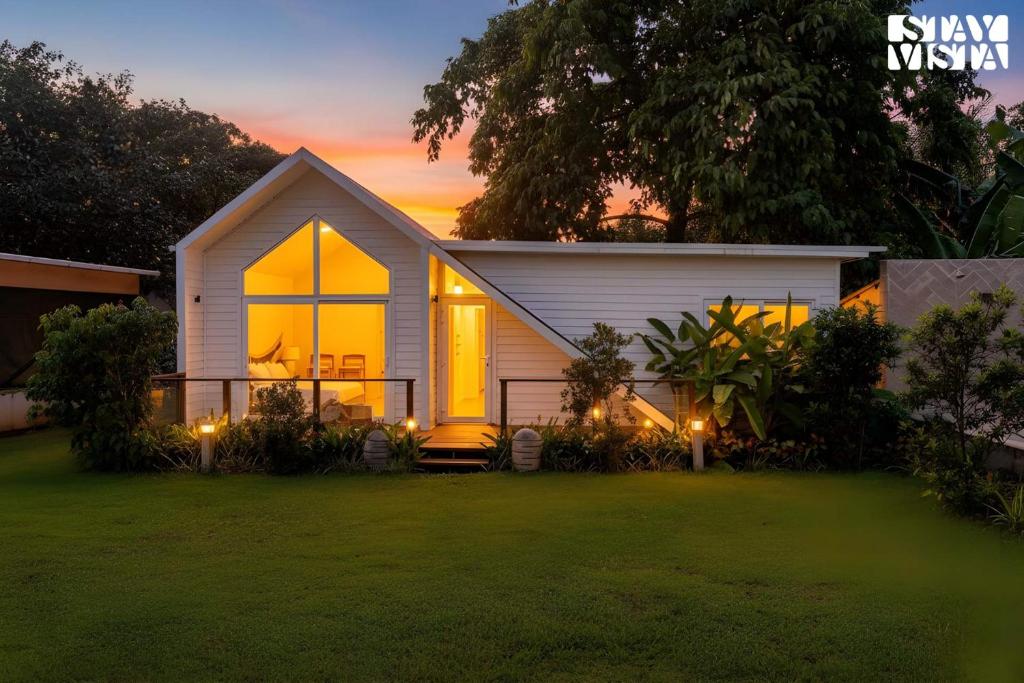 StayVista at Luma - 350 mtr from Mandwa Jetty