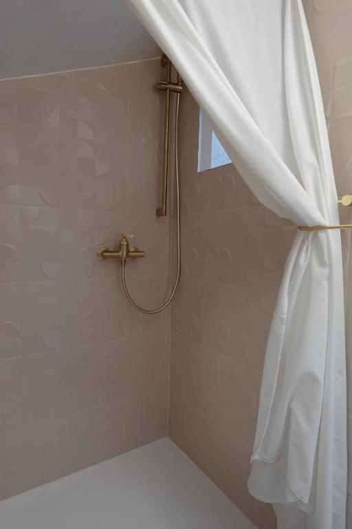 Domaine des Pommiers - Double Room With Private Bathroom