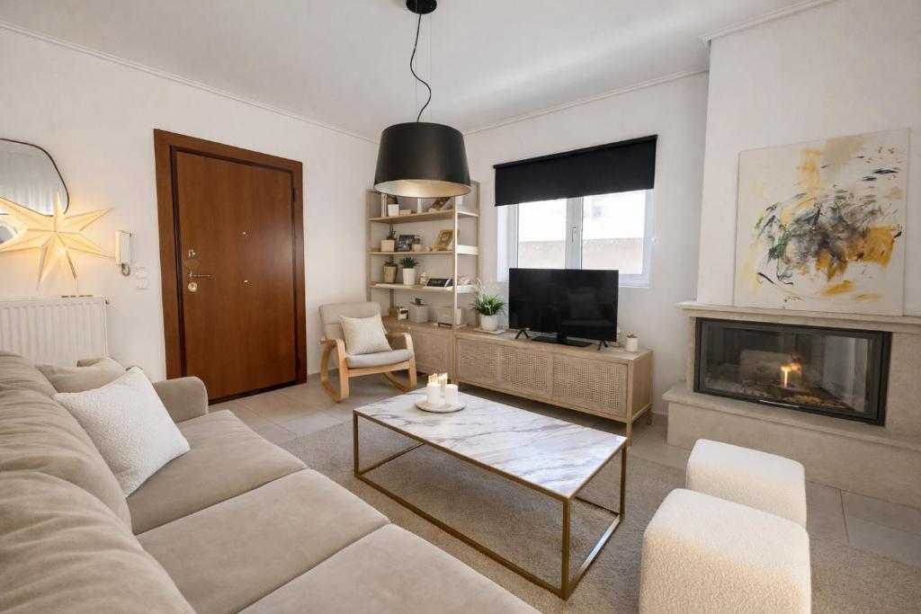 Stylish Apartment With Balcony in Glyfada