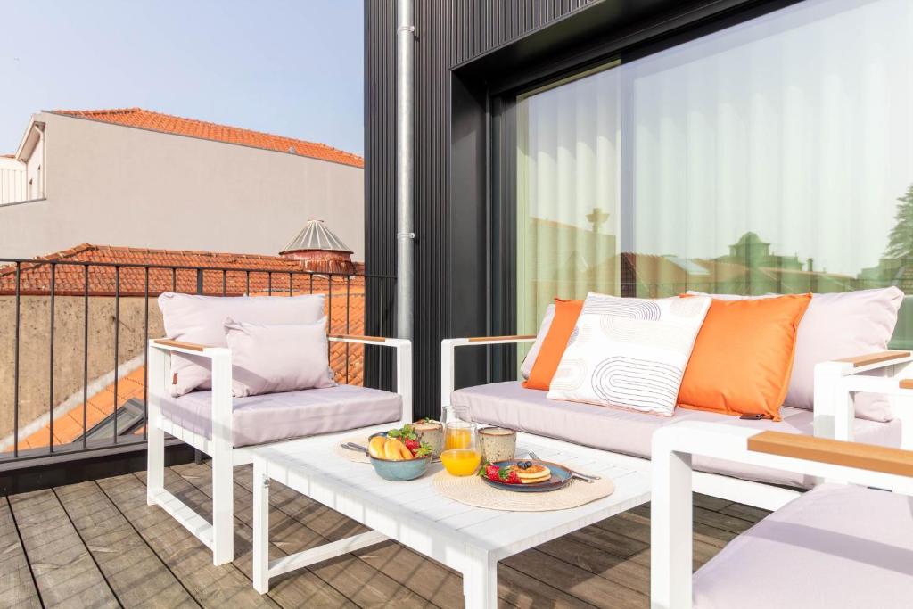 Rosário 244 Apartments by LovelyStay