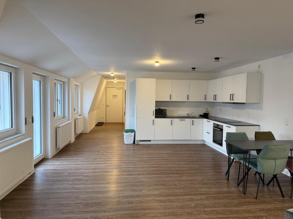 TRUST Boardinghouse - Apartamento De Cuatro Dormitorios Con Balcón