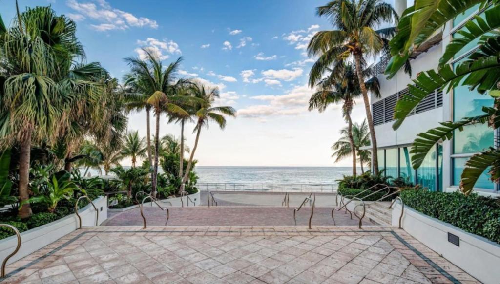 Signia by Hilton Diplomat Beach Resort photo