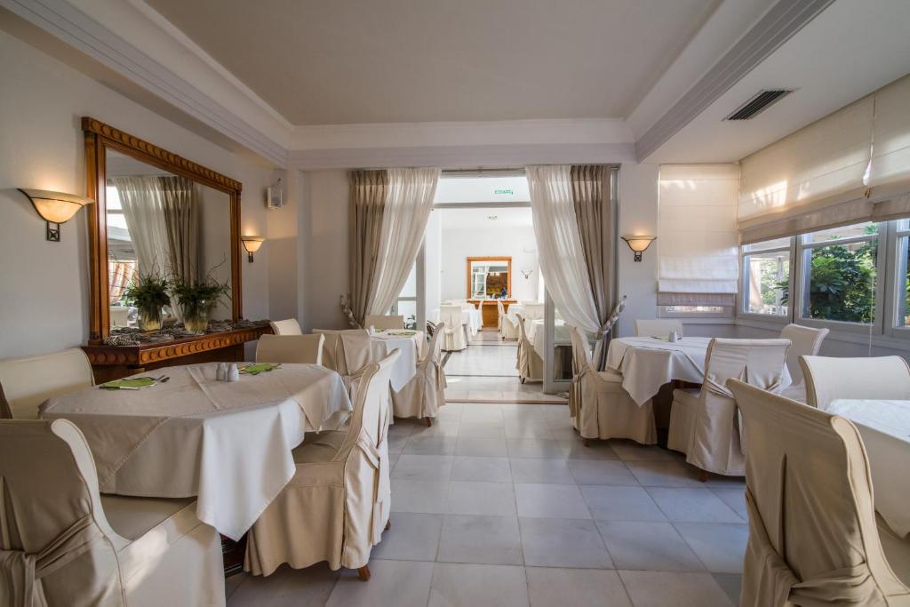 Posezení v ubytování Antinea Suites Hotel & Spa