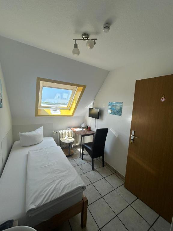 Pension Grübel - Habitación Individual Con Baño Compartido