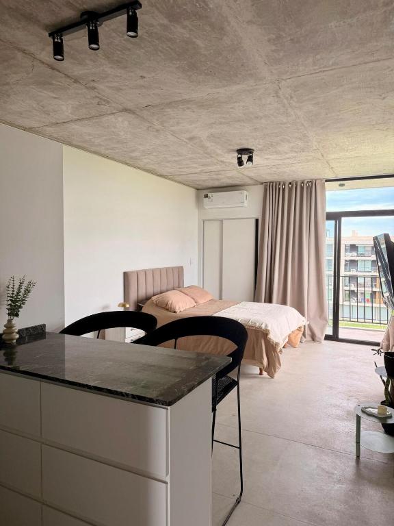 Monoambiente a estrenar en Fisherton con cochera