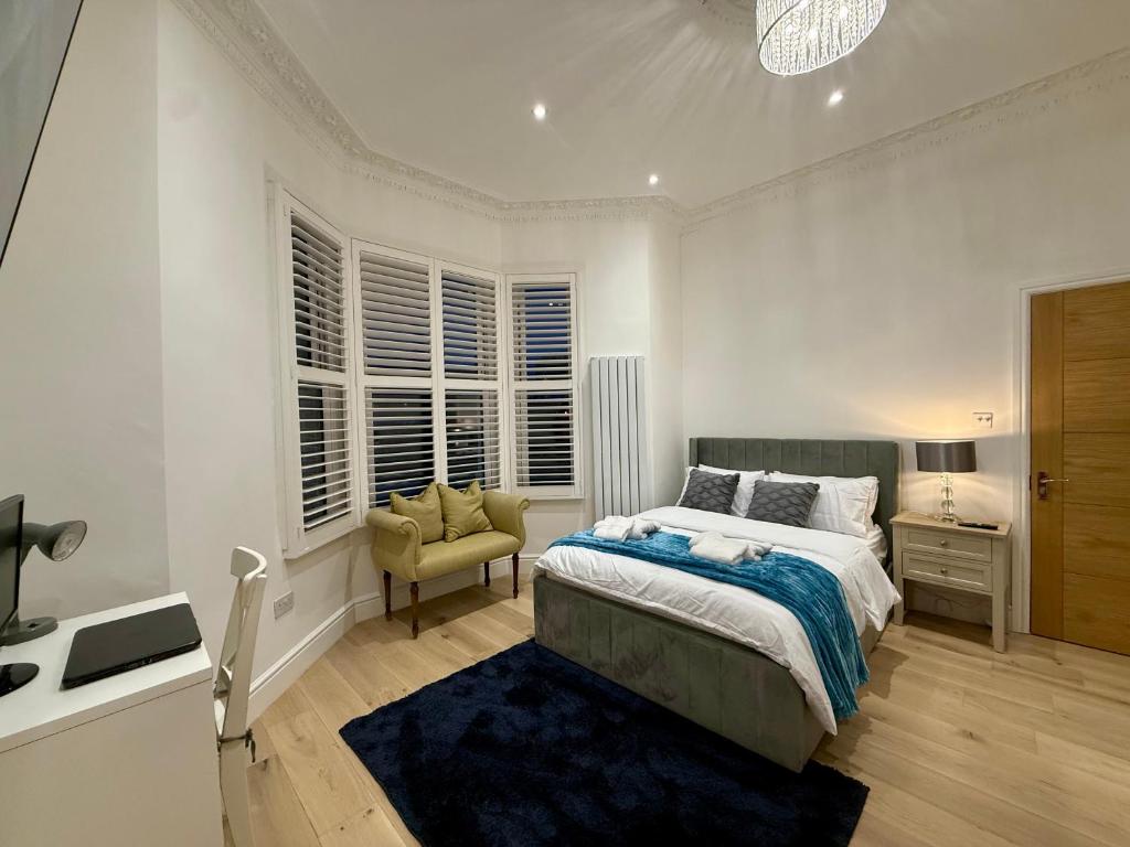 Stockwell Residences - The Grand Lumière Suite