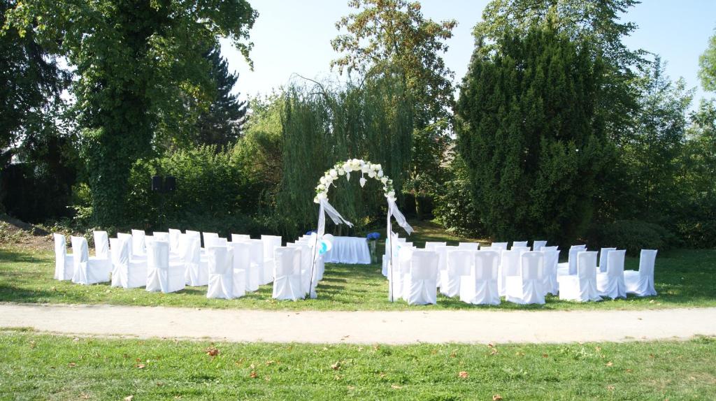 Zahrada ubytování Hotel Zámek Velká Bystřice