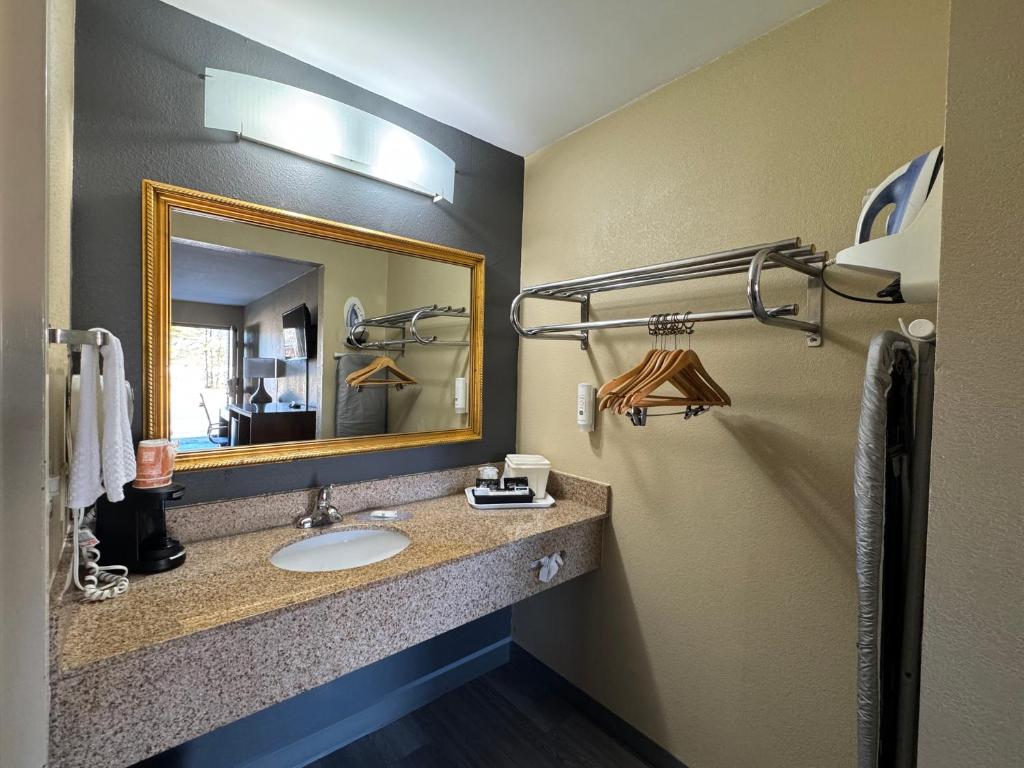 Quality Inn Kenly I-95 - Habitación Con 2 Camas Grandes - Fumadores