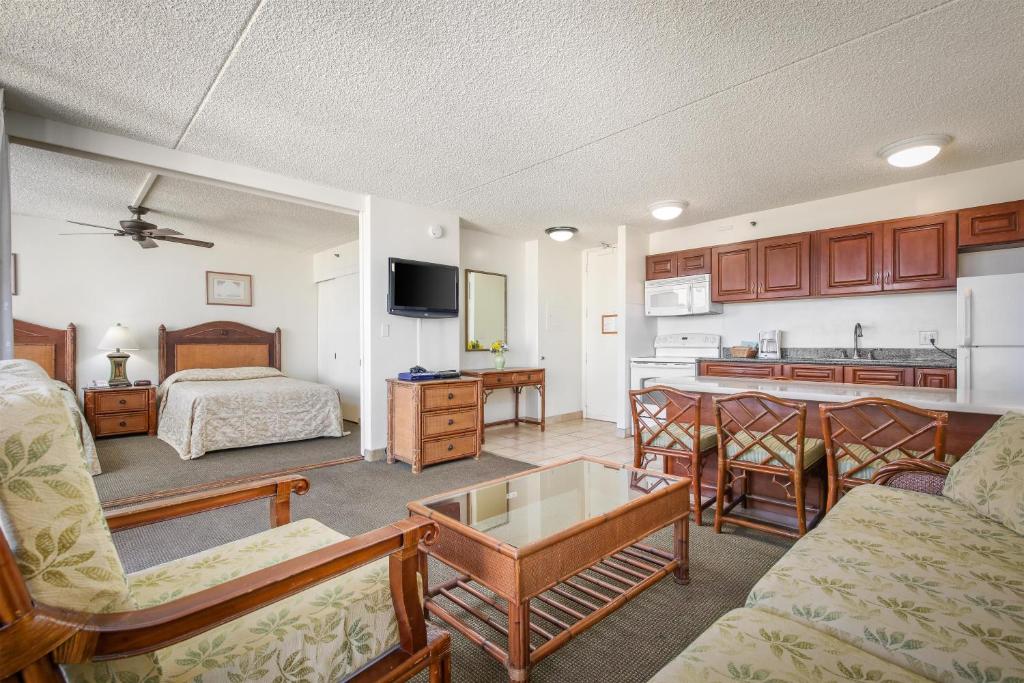 Aston at the Waikiki Banyan - 