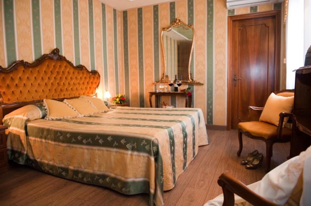 Locanda Antico Fiore - Double Room With Canal View