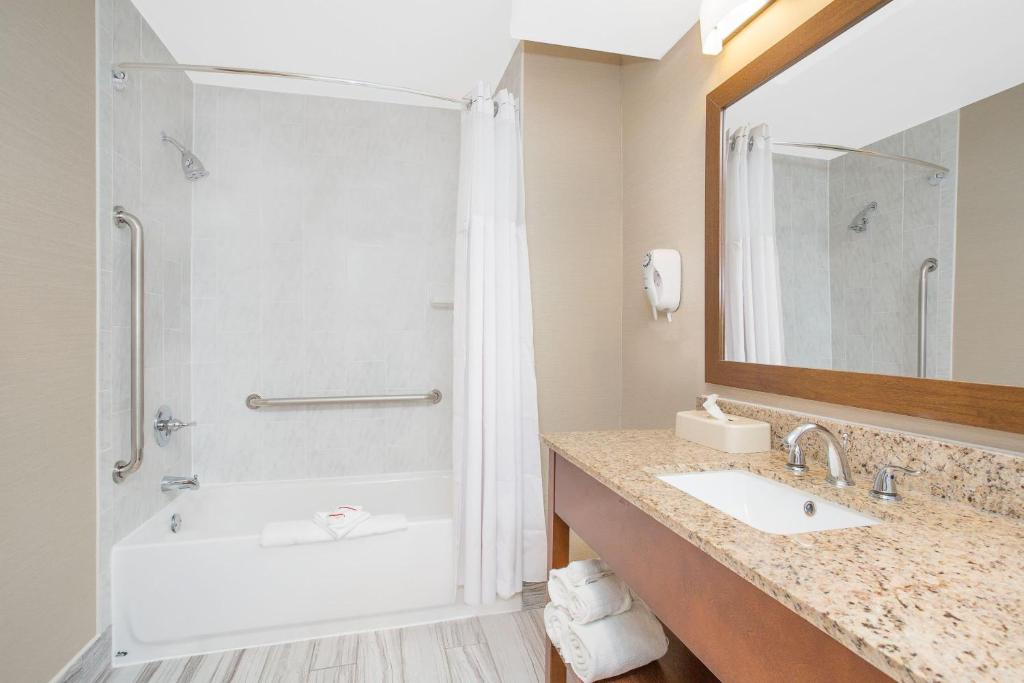 Ramada by Wyndham Denver International Airport photo
