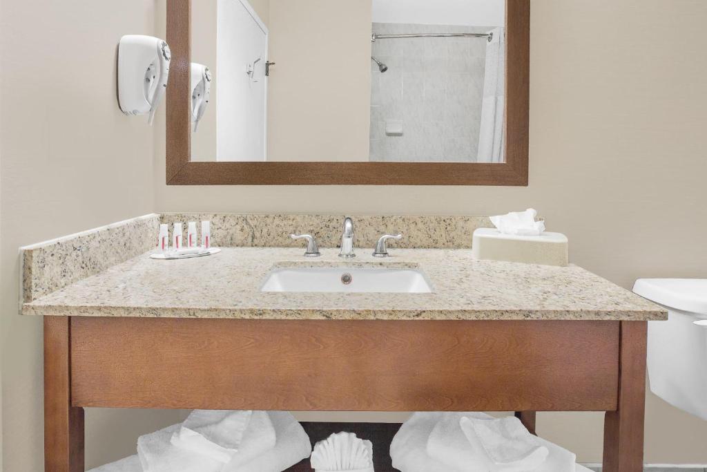 Ramada by Wyndham Denver International Airport photo