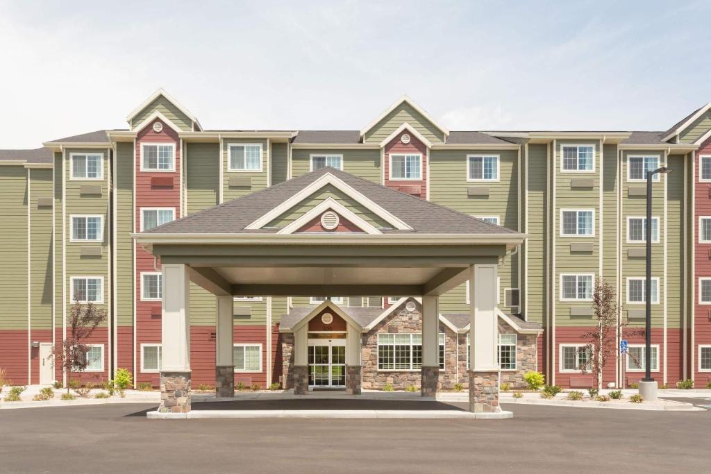 Microtel Inn & Suites by Wyndham Springville - Housity