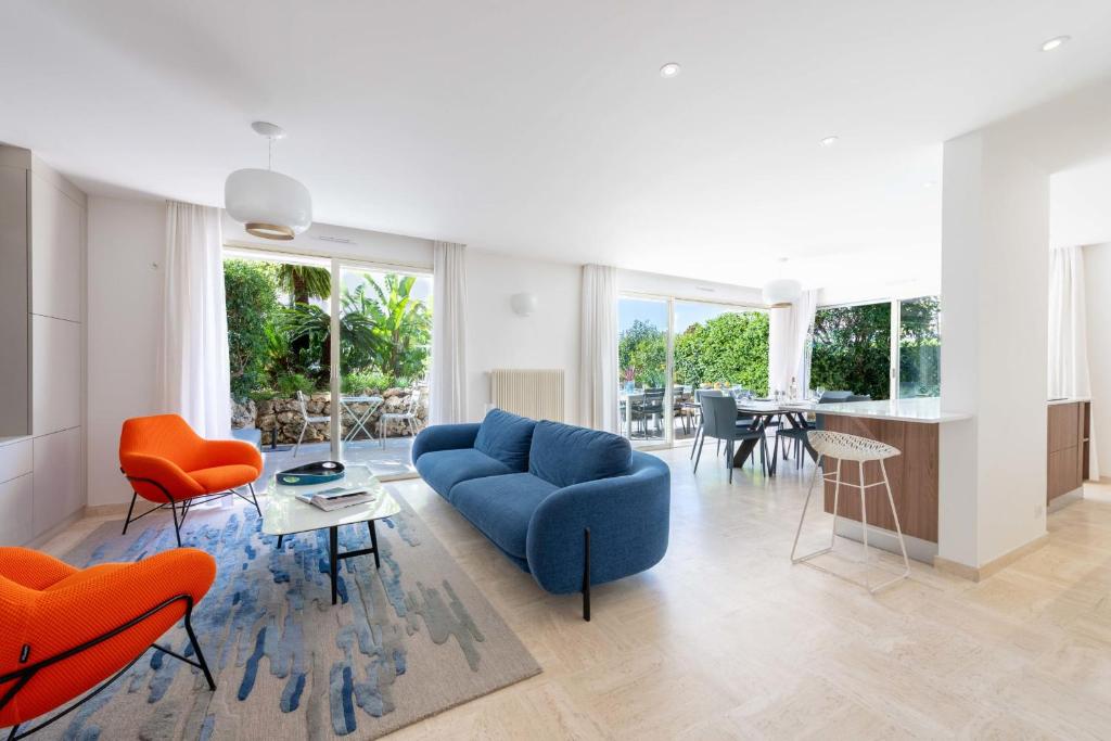 3-Br Garden-Level Apartment Near Beach with Parking