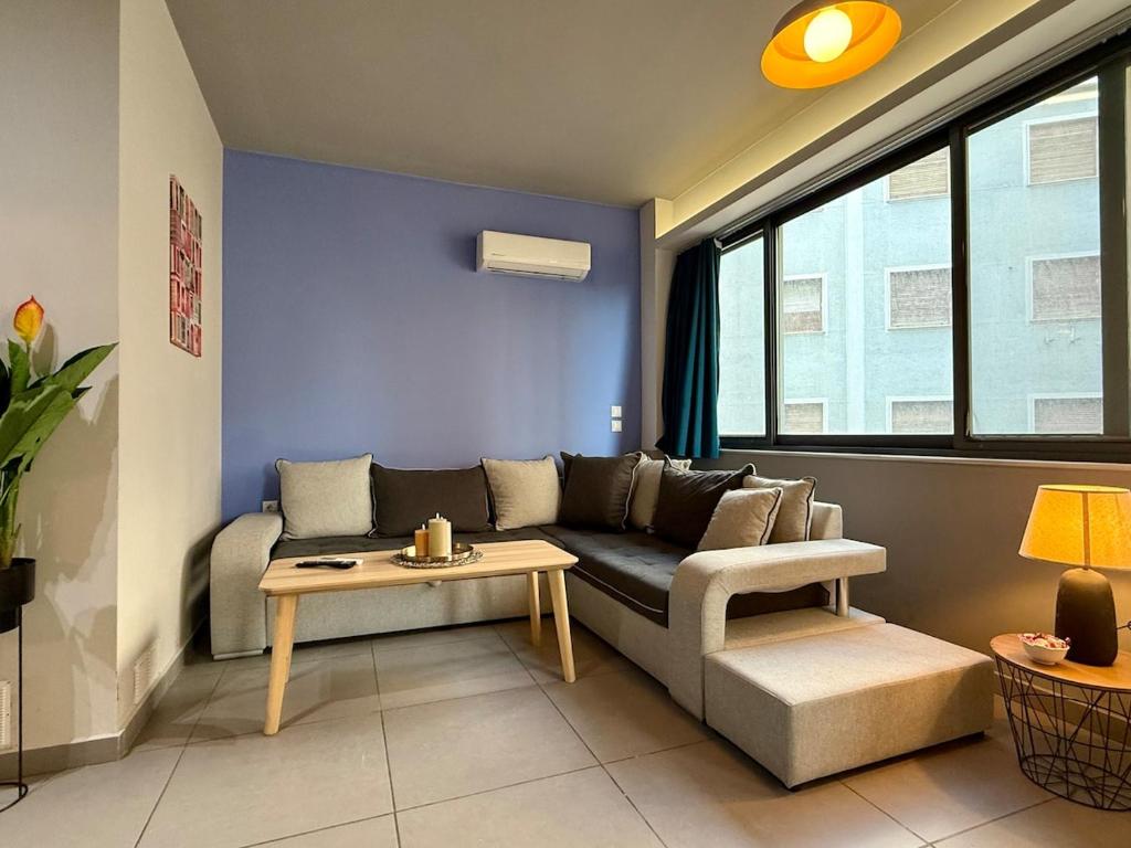 Spacious Apartment - Heart of Athens