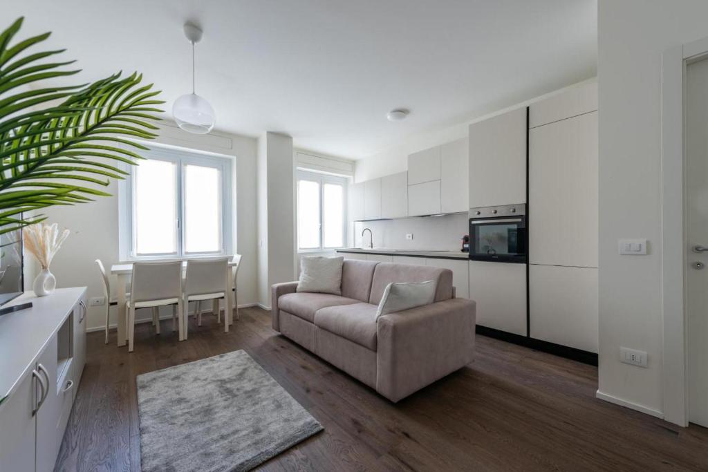 StayEasy Santa Sofia 8-C - Duomo 2BR Design Flat
