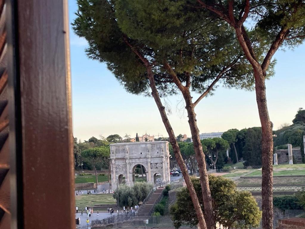 Vista Colosseo con 3 camere, 3 bagni a 100m dalla metro Colosseo