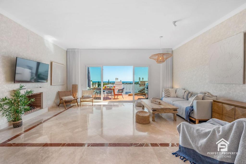 Paraiso Pueblo Penthouse - Rooftop Views & Garage