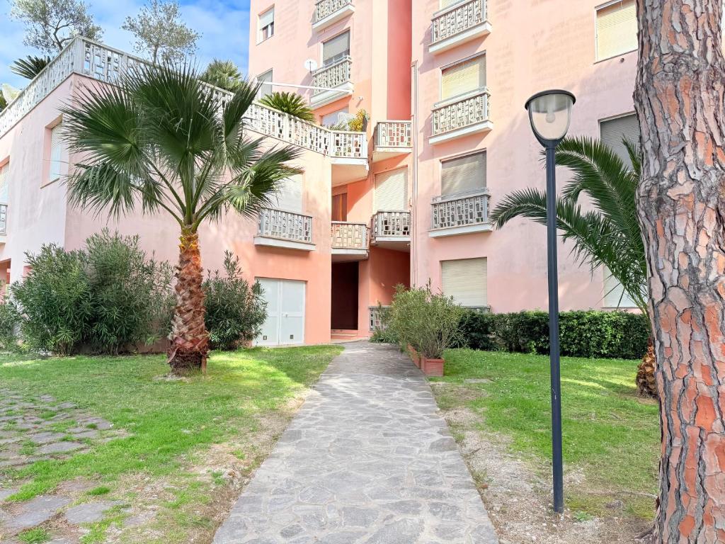M452 - Marcelli, monolocale in residence con piscina