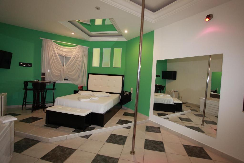  Liverpool Hotel & Motel