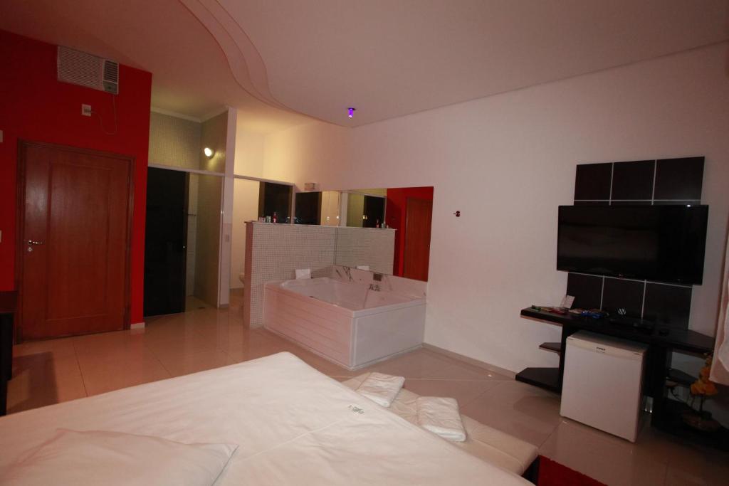  Liverpool Hotel & Motel