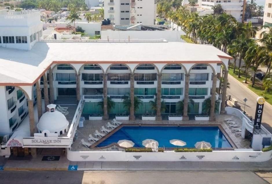 Piscina del Hotel Solamar Inn