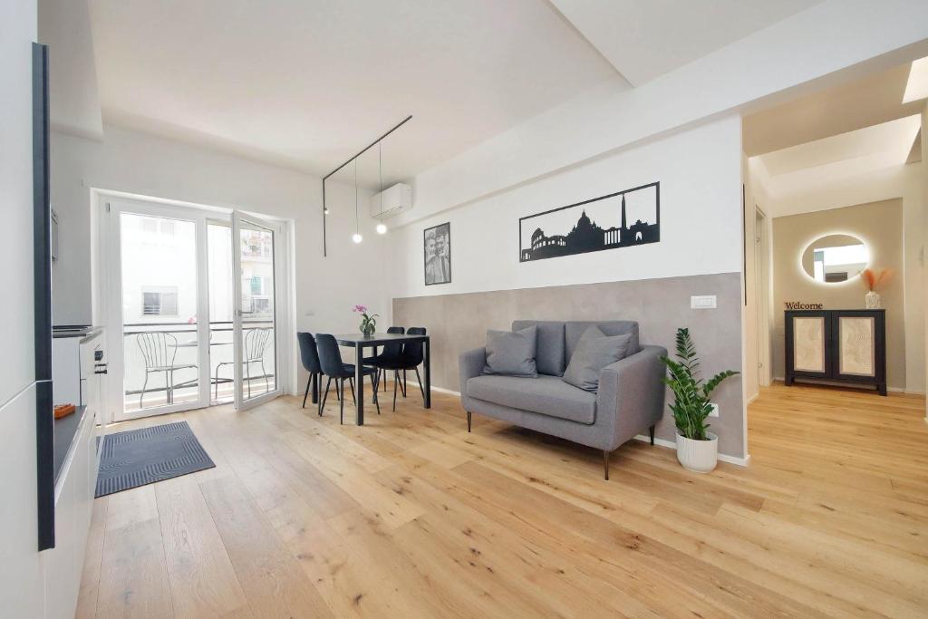 Clarino Home - Modern & Bright with Balcony by Hostand