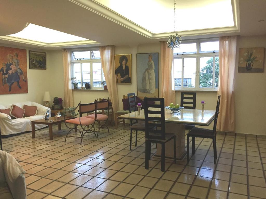  Pierres Apartment