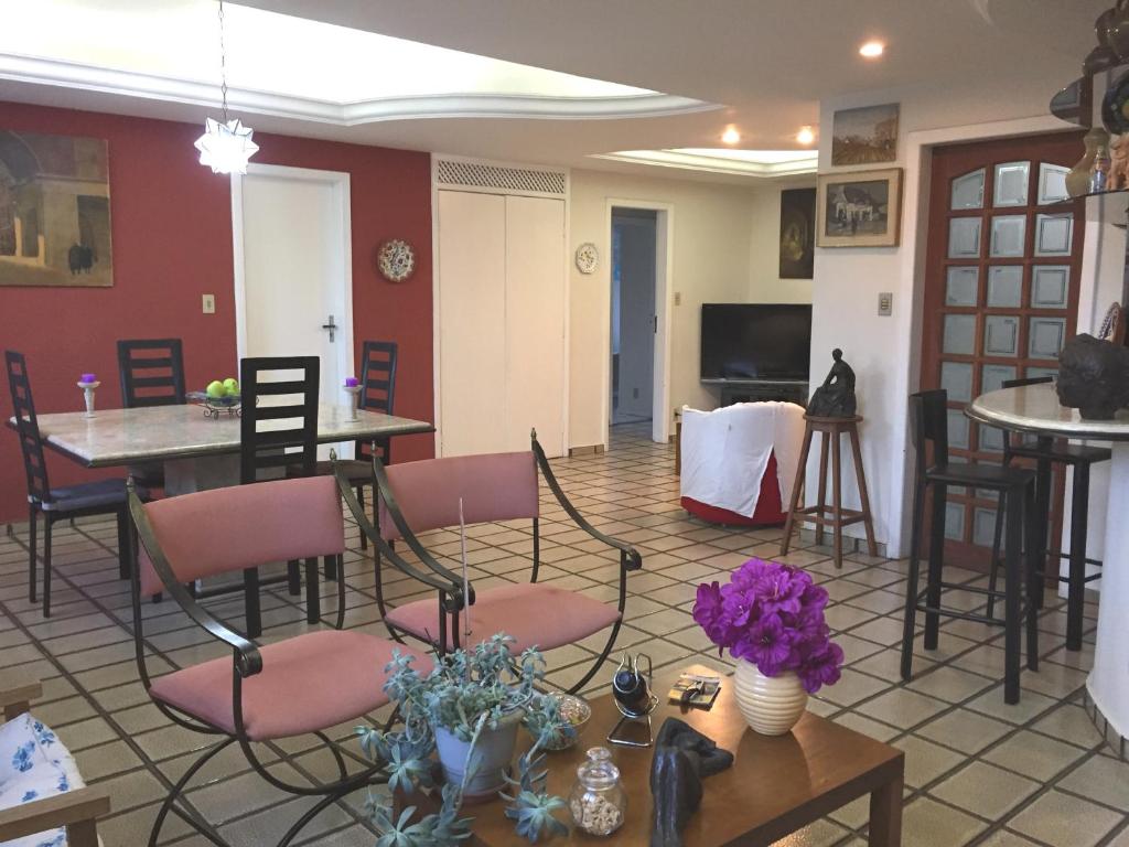  Pierres Apartment