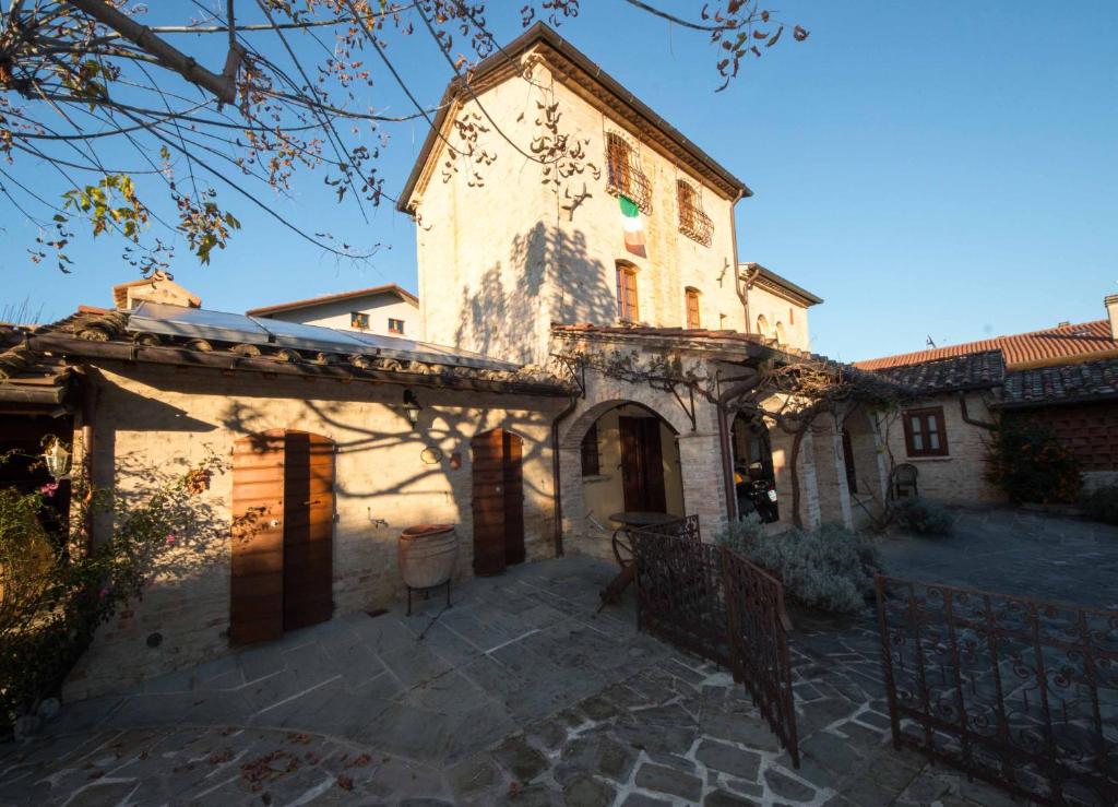 The building in which A villát is located