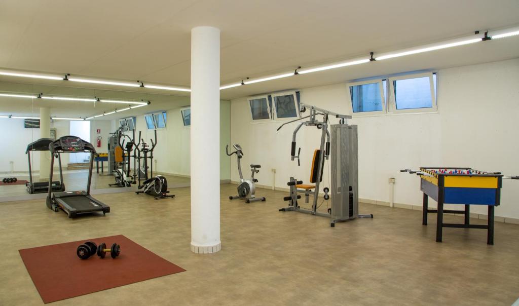 Fitness centrum a/nebo fitness zařízení v ubytování Hotel Helios