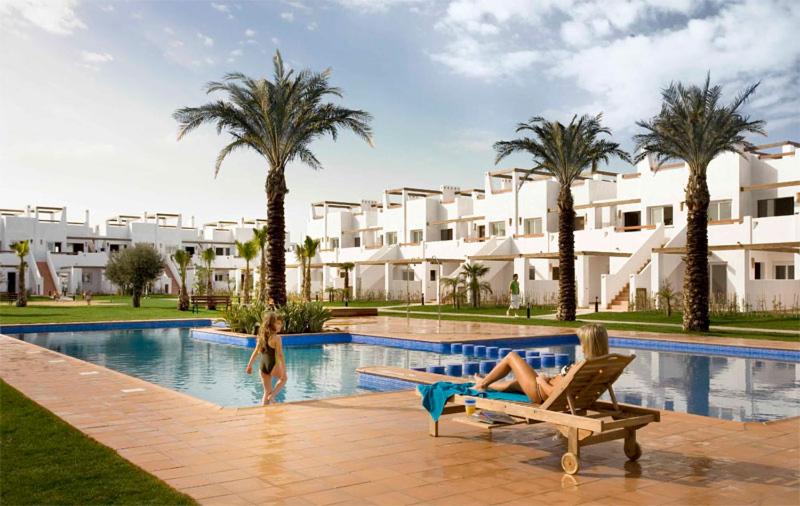 Басейн в или близо до 2 bed apartment on Condado De Alhama with roof solarium N5