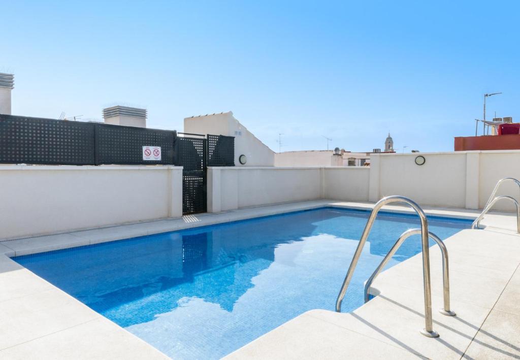 -MalagaSunApts- Jinetes Chil Pool & Park2