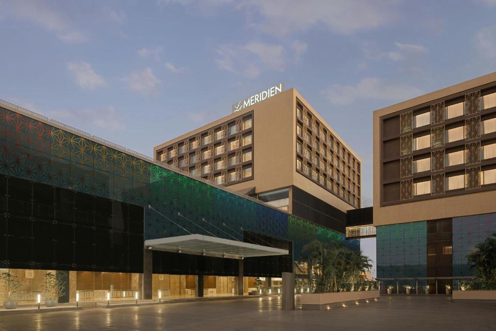 a rendering of the sheraton hotel in dublin at Le Meridien, Surat in Surat