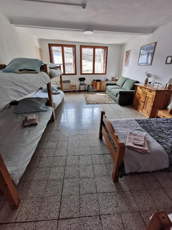 Auberge et Gites de Sauze - Chambre Familiale Avec Vue Sur Montagne