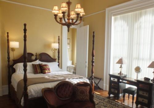 The Pepin Mansion B&B on Mansion Row - 10 min to start of the Bourbon Trail - Deluxe King Suite Met Mijlpaal