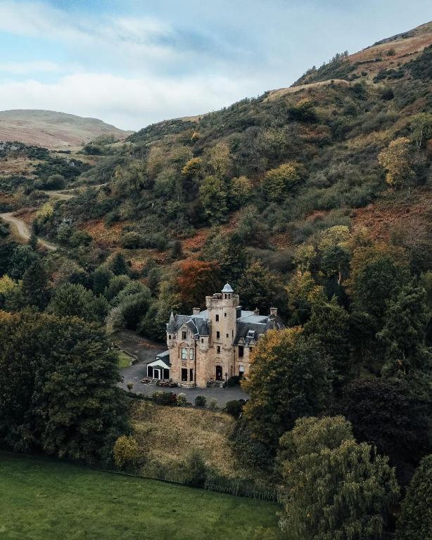 Check-in — Broomhall Castle Hotel