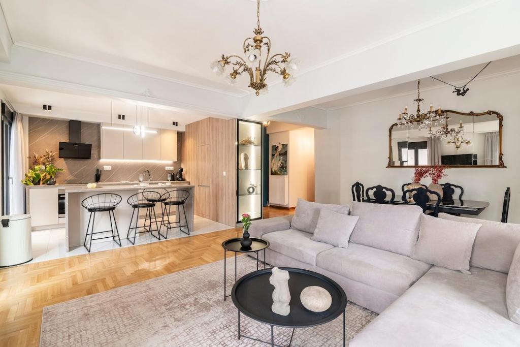 Enjoy Central Athens from a Lux 3BR apt