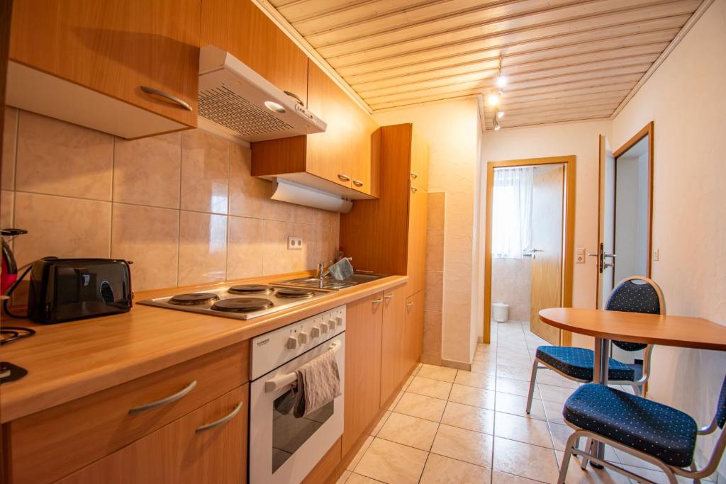 Hotel und Restaurant Nehrener Hof - Superior Triple Room