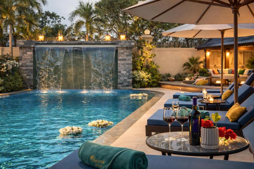 Piscina a Seyna Residence o a prop